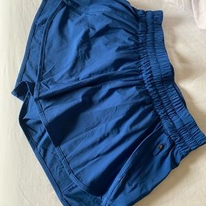 Lululemon tracker 4” short